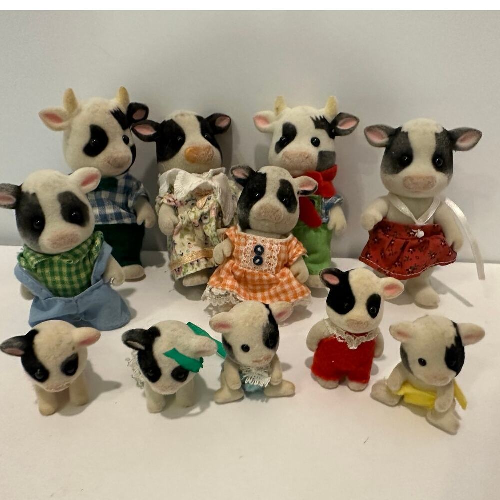 Calico Critters Cow Family with lots of extras and babies